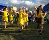 
                                                    img-Zahradní slavnost Tričkování prvňáků-10
                        